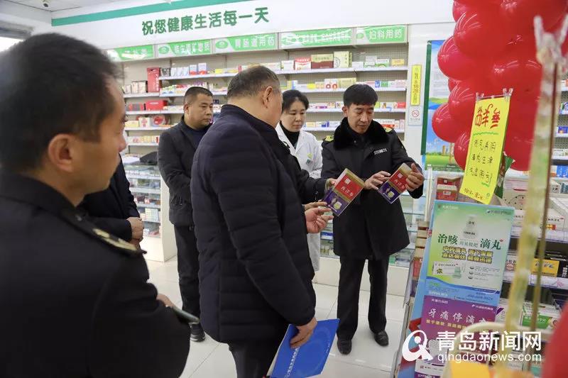 市場監(jiān)管局組織相關(guān)單位對部分藥店進(jìn)行隨機(jī)檢查
